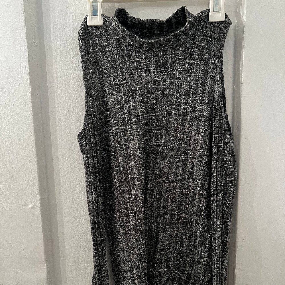 AMERICAN EAGLE XS Shoulder Cut Out High Neck Sweater